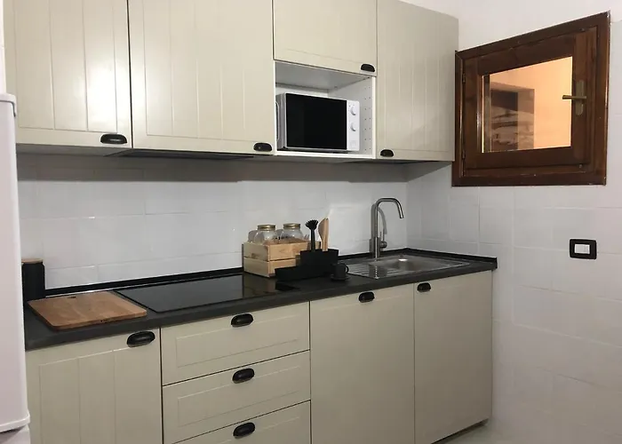 Guest Host - Two In Aldiola