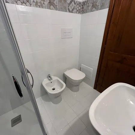 Guest Host - Two In Aldiola *